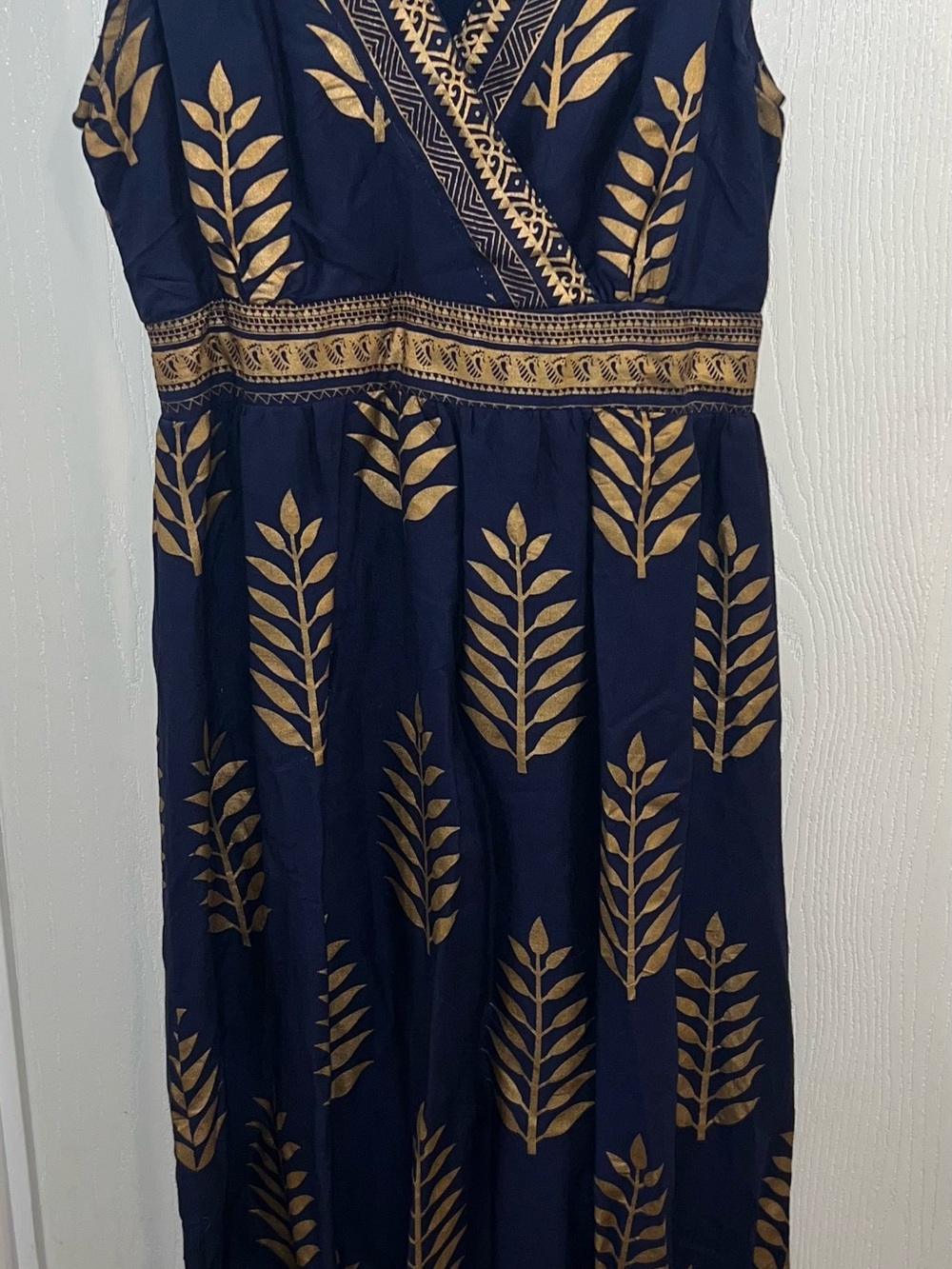 Lapogee Navy Gold Leaf Print Maxi Dress Medium V-Neck Sleeveless Rayon India